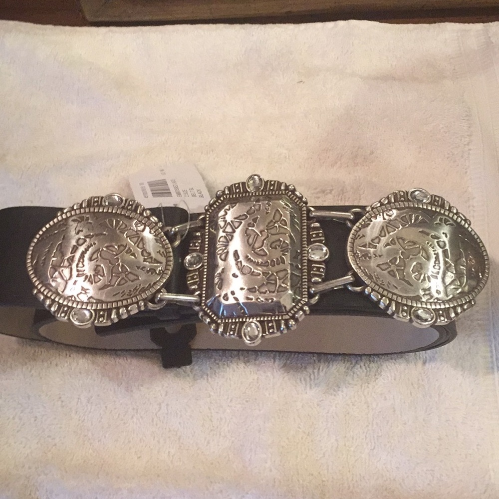 Chico’s leather belt- black. M/L. NWT....